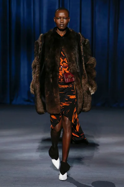 Look 12